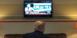 عکس خبري -بولتون: ترامپ بيشتر از اين که در دفتر کارش باشد مقابل تلويزيون است