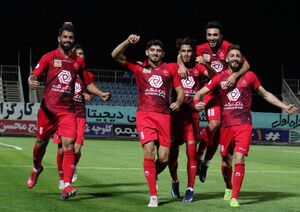 عکس خبري -اجازه نمي‌دهيم دلال به بازيکنان پرسپوليس نزديک شود