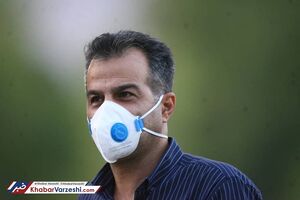 عکس خبري -چند نفر اداي پيشکسوت استقلال را درميآورند