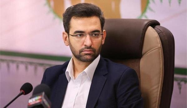عکس خبري -گران فروشي اپراتورها تخلف محض است