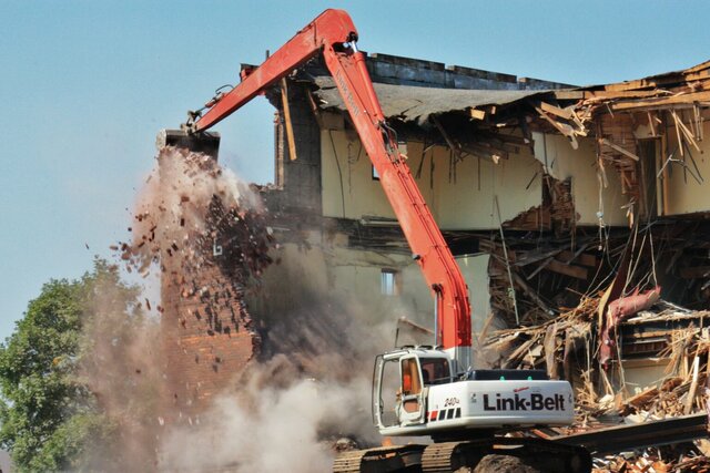 عکس خبري -تاثير منفي تخريب ساختمان بر محيط زيست