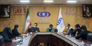عکس خبري - مترجم کتاب: بيتربيتيهاي بولتون را حذف کرديم/ اصلاني: بولتون، خيلي آدم بيترمزي است