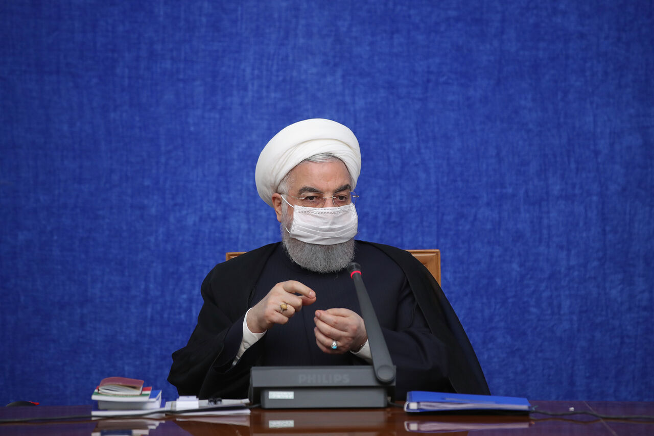 عکس خبري -روحاني: دشمن مي‌خواست به بهانه ويروس کرونا کشور را تعطيل کنيم