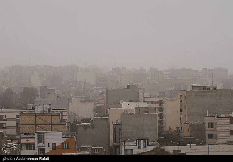 عکس خبري -دولت به وظايف قانوني‌اش در کاهش آلودگي هوا عمل کند