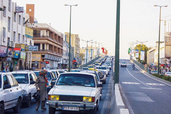 عکس خبري -خرابي اتوبوس دليل ترافيک شب گذشته در پل سيد خندان