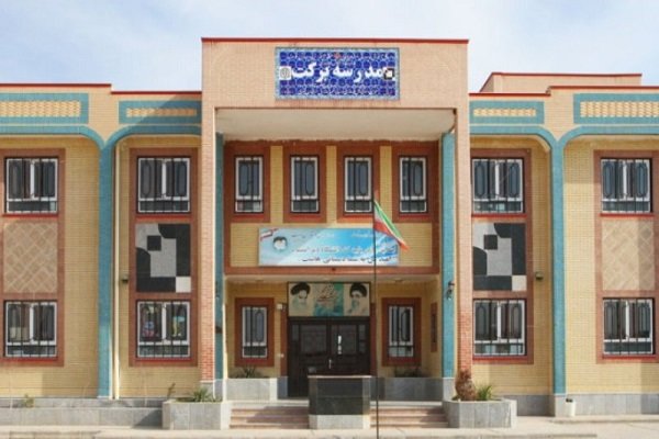 عکس خبري -تقديم مدرسه برکت به ??? دانش‌آموز نوشهري با دستور رهبر انقلاب