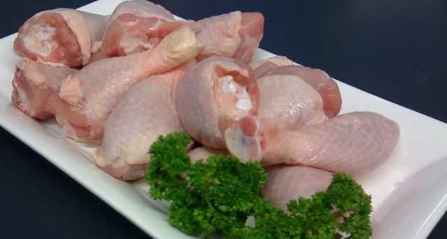عکس خبري -توزيع مرغ قطعه بندي به جاي مرغ کامل در ميادين ميوه و تره بار