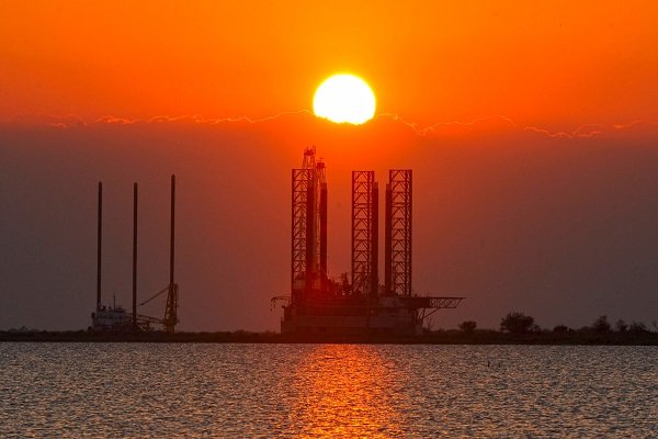 عکس خبري -توقف ?? درصدي توليد نفت آمريکا در خليج مکزيک