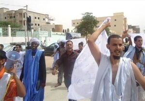عکس خبري -مردم موريتاني خواستار بسته شدن سفارت فرانسه و اخراج سفير فرانسوي شدند