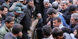 عکس خبري -کتابي که به درخواست «حاج قاسم» نوشته و منتشر شد