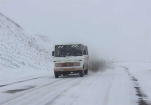 عکس خبري -برف و باران در جاده‌هاي ?? استان/ تردد در جاده‌هاي کشور ?.? درصد کاهش يافت