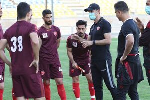 عکس خبري -هشدار جدي گل‌محمدي به بازيکنان پرسپوليس