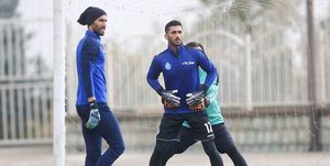 عکس خبري -اتفاق عجيب قبل از بازي استقلال و نفت آبادان/ نزديک بود مظاهري هم محروم شود