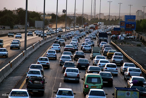 عکس خبري -ترددهاي جاده اي ?? درصد کاهش يافت/ ترافيک سنگين آزادراه کرج-تهران
