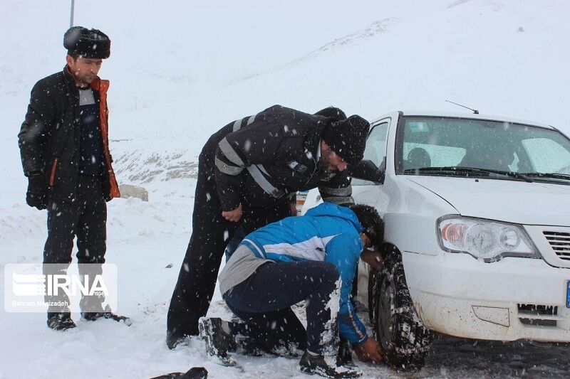 عکس خبري -پليس راه همدان: رانندگان تجهيزات زمستاني به همراه داشته باشند