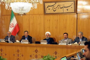 عکس خبري -ماجراي همه دخالتهاي دولت در بورس/ از تحليل تکنيکال رئيس دفتر تا همه چيزتان را به بورس بسپاريد