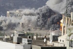 عکس خبري -جنگنده هاي سعودي مناطقي در صنعا را بمباران کردند