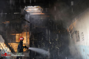 عکس خبري -مصدوميت ? تن در حريق گسترده کارخانه صنايع شيميايي