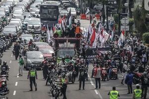 عکس خبري -مردم اندونزي هم به جمع معترضان به رژيم صهيونيستي پيوستند