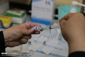 عکس خبري -چند درصد کادر درمان واکسينه شده‌اند/علت جا ماندن از دوز دوم واکسن