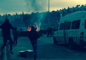 عکس خبري -درگيري فلسطينيان و نظاميان صهيونيست در مرکز بازجويي اسراي فلسطيني/ زخمي شدن ?? نفر در درگيريهاي نابلس