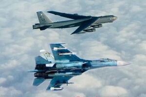 عکس خبري -جنگنده روسيه بمب افکن «بي -??» آمريکا را رهگيري کرد