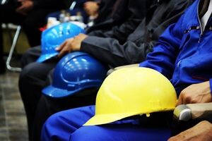عکس خبري -تبعات حذف ارز ترجيحي در زندگي کارگران
