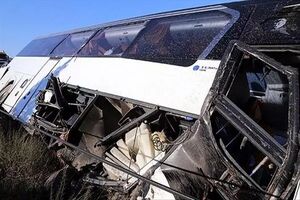 عکس خبري -واژگوني خونين اتوبوس در آذربايجان شرقي
