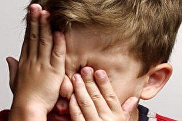 مالش چشم، عامل اصلي ايجاد قوز قرنيه است