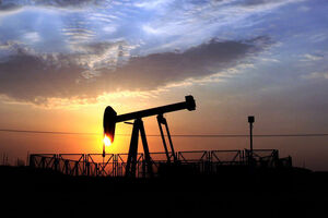 عکس خبري -قيمت جهاني نفت به ?? دلار نزديک شد